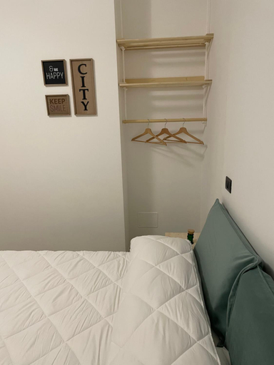 Others 5, B&B Archimede, Matera
