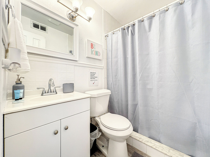 Bathroom, 2 Bed Altamonte Springs Apartment Unit #1, Seminole