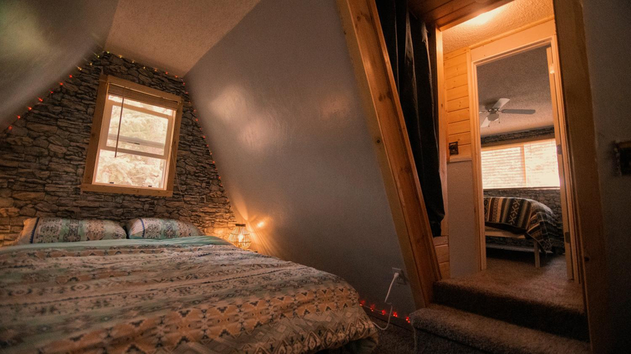 Bedroom 2, Charming Blue Farmhouse Cabin, Kane