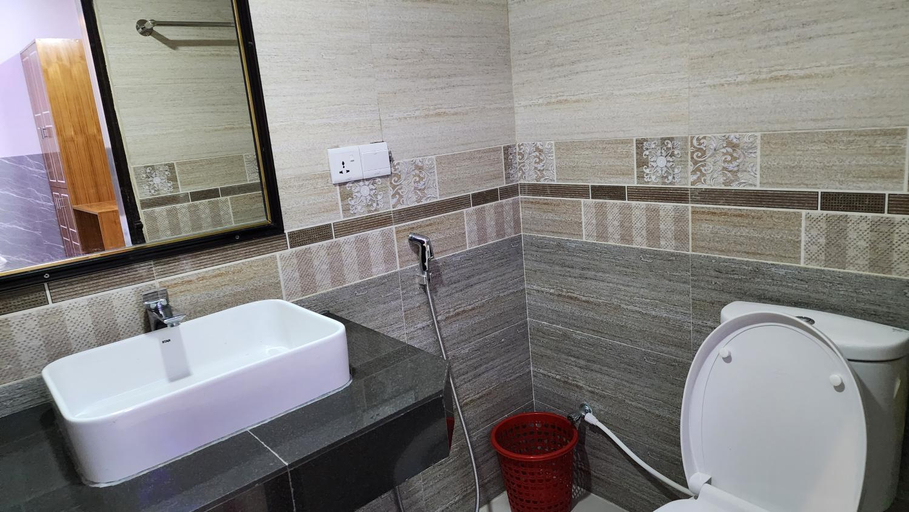 Bathroom 2, Hotel Cox Rotana, Cox's Bazar