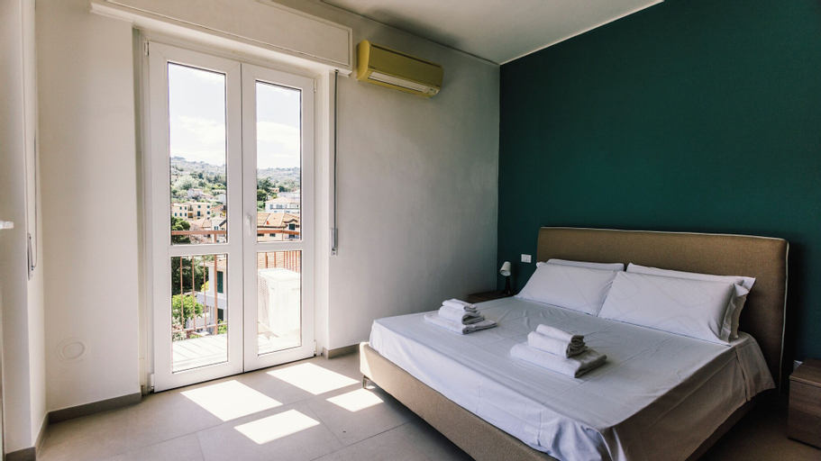 Bedroom 4, Italianway - Le Terrazze sul Mare, Imperia