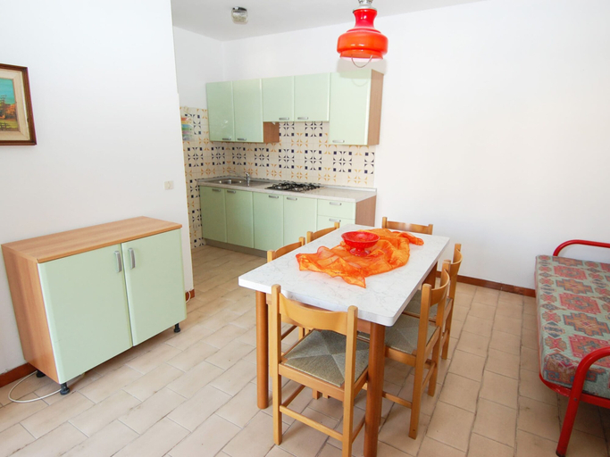 Others 3, Sun Drenched Seaside Holiday Home near Venice, Rovigo