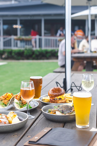 Food & Drinks 3, Royal Hotel Kew, Port Macquarie-Hastings - Pt B