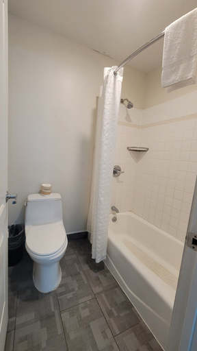 Bathroom 3, Presidio Parkway Inn, San Francisco