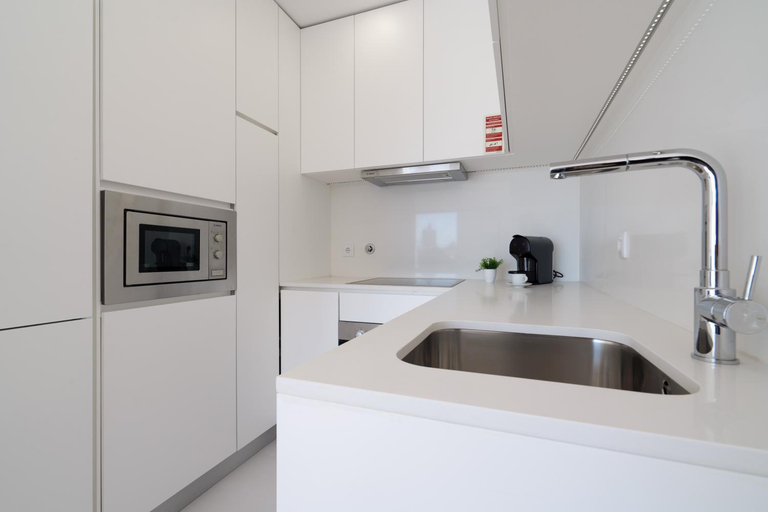 Kitchen 4, Host Wise - Bright & Contemporary Flat - Ace Location, Porto