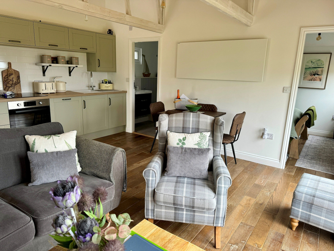 Others 5, Willow Lodge, Cornwall