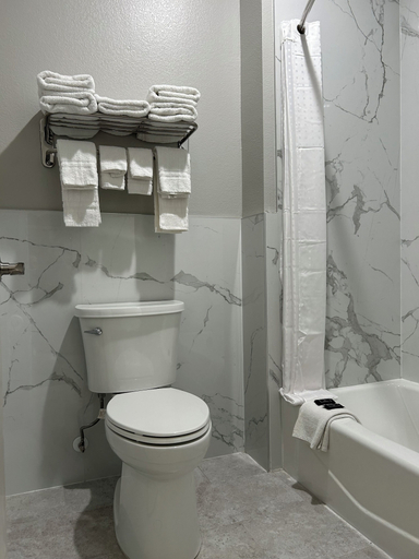 Bathroom 3, Crystal Inn, Houston
