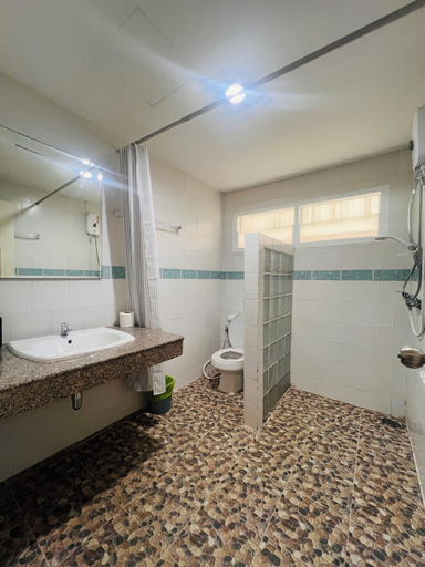 Bathroom 3, Minotel Patong, Phuket Island