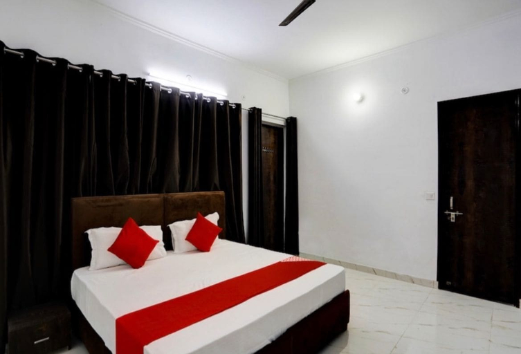 Bedroom 2, Hotel CDS Residency, Gautam Buddha Nagar