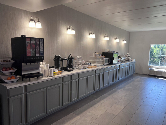 Food & Drinks 5, Wingate by Wyndham Clearfield, Clearfield