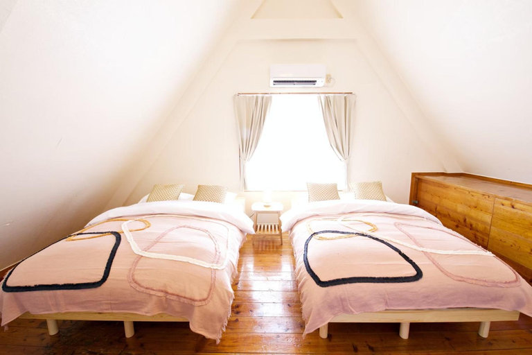 Bedroom 2, Nirai Onna - Ajisai, Onna