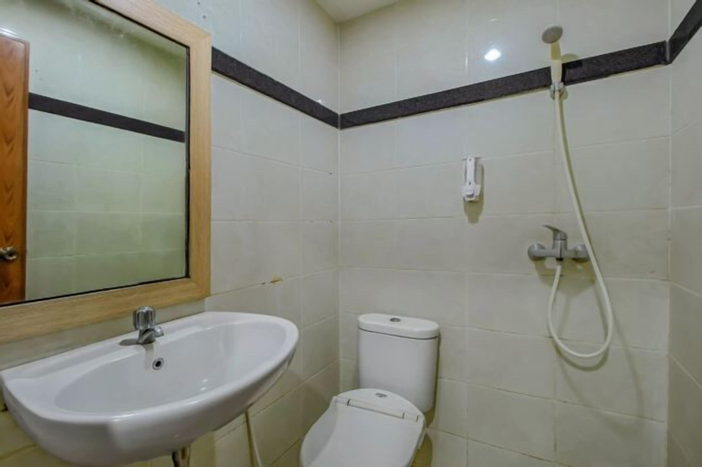 Bathroom 19