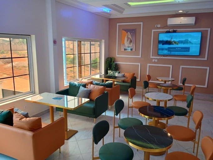 Food & Drinks 5, The Blue Resort, Mfoundi