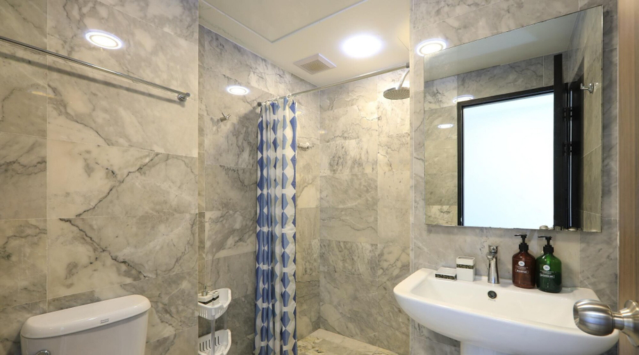 Bathroom 4, Naiharn Condominium 1 bedroom 36 sq. m., Pulau Phuket