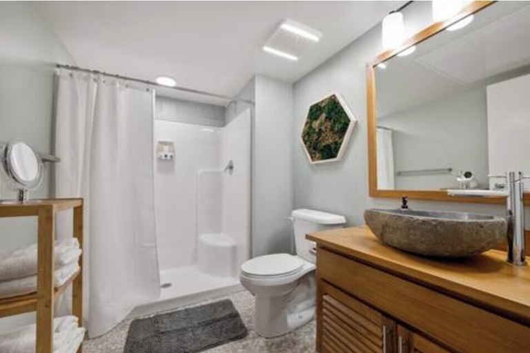 Bathroom 3, 2125 Superior Living, Cuyahoga