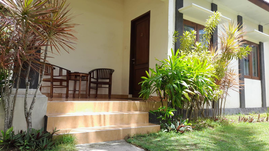 Exterior 6