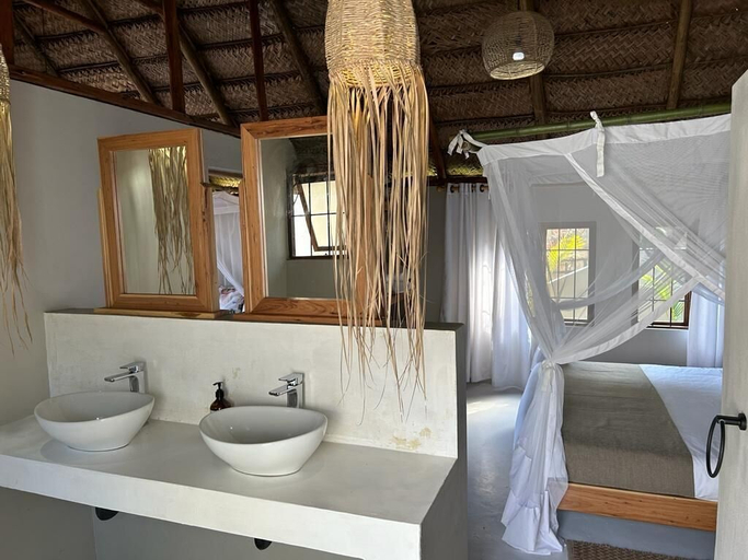 Bathroom 4, Villa Palmeira, Jangamo