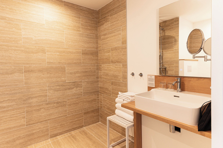Bathroom 29