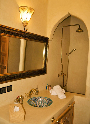 Bathroom, Chateau Imilchil, Errachidia