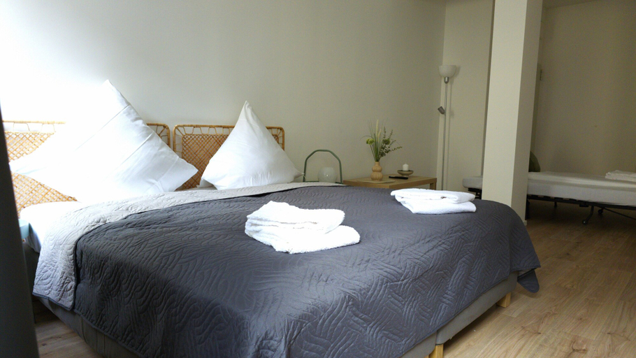 Bedroom 4, Apartments Schwandorf, Schwandorf