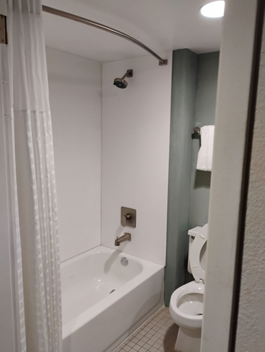 Bathroom 4, Inn at Grand Glaize, Camden