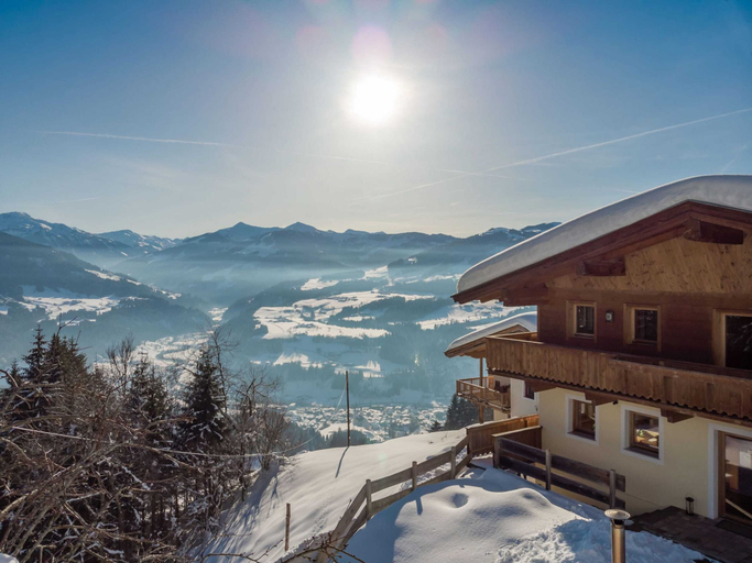 Exterior & Views 2, Gorgeous Chalet with Hot Tub in Tyrol, Kitzbühel