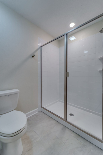 Bathroom 2, 9 Bedroom Family Friendly Retreat - Private Pool, Osceola