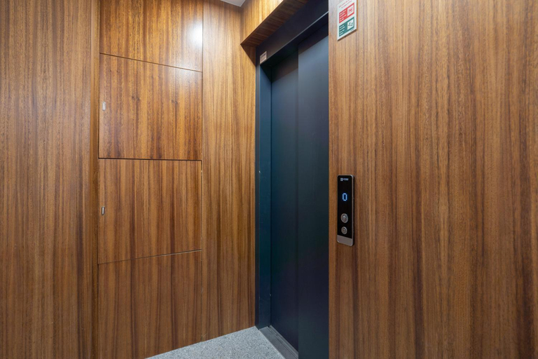 5, Host Wise - Bright & Contemporary Flat - Ace Location, Porto