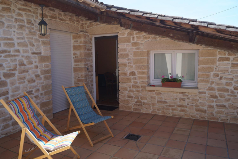 Others 4, Chateau Le Livey, Gironde