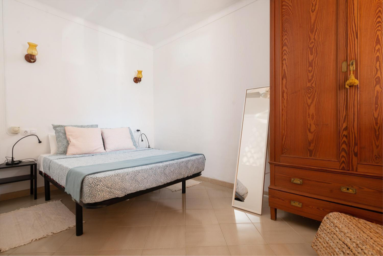Facilities 5, Mare de Deu del Carme 18, Baleares