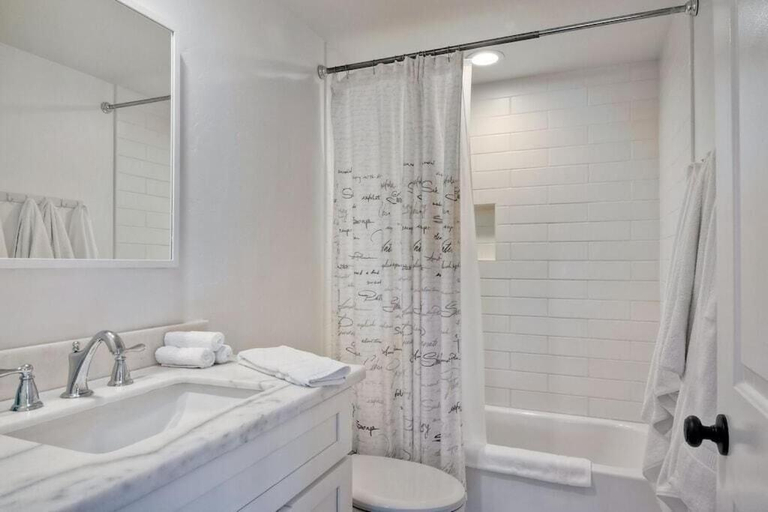 Bathroom, Ocean View From Private Patio, Steps To Beach, Parking, San Diego
