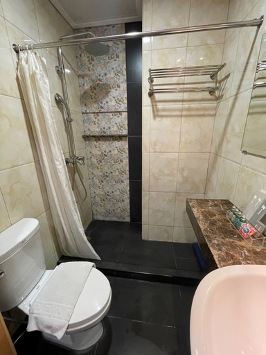 Bathroom 11