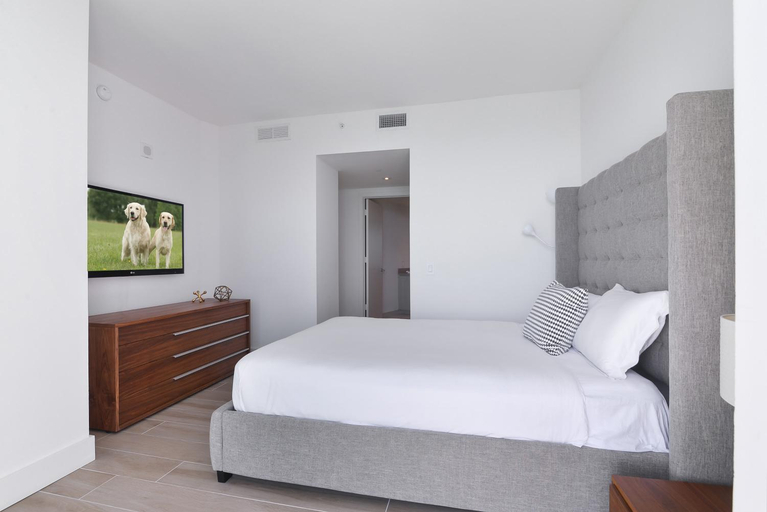 Bedroom 3, Zen Direct Ocean Front Deluxe 3-Bedroom, Broward