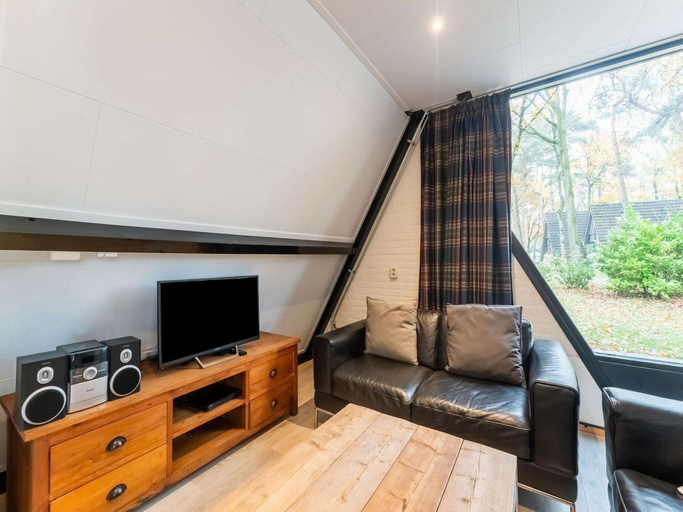 Living area 2, Holiday Home in North Limburg, Weert