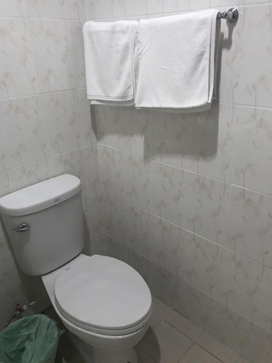 Bathroom 5, Baan Rai Pu Fa, Sattahip