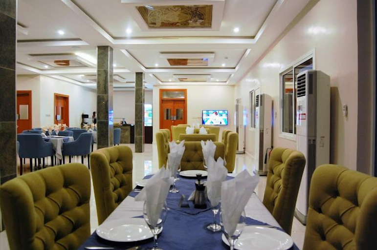Food & Drinks 5, Continental Hotel by R&K Suites, Fagge