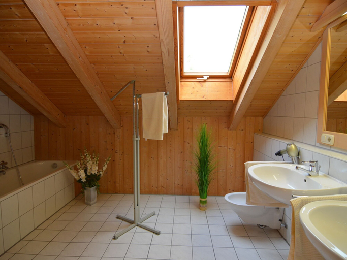 Bathroom, Cushy Apartment with Hot Tub, Sauna, Solarium, BBQ, Balcony, Freyung-Grafenau