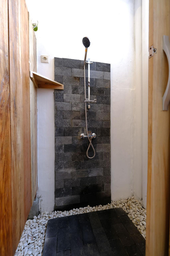 Bathroom 4