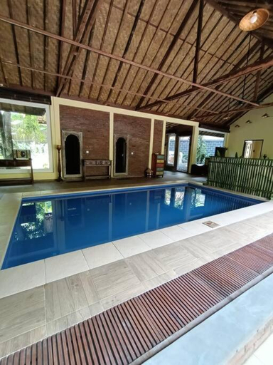 Swimming Pool 12