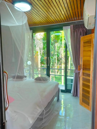 Alaska pool cafe&homestay2, Lan Saka