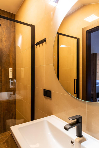 Bathroom, Dom Goscinny Maximus, Lwówek Śląski