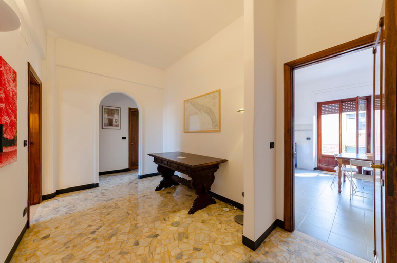 Others 2, ALTIDO Spacious 3-BR Apartment near Boccadasse, Genova