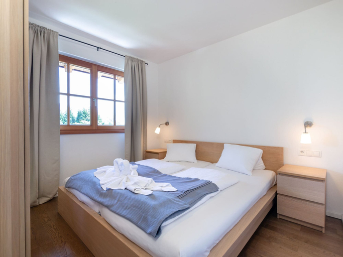 Bedroom 2, Apartment in Mittersill Near Ski Bus & Slopes, Zell am See