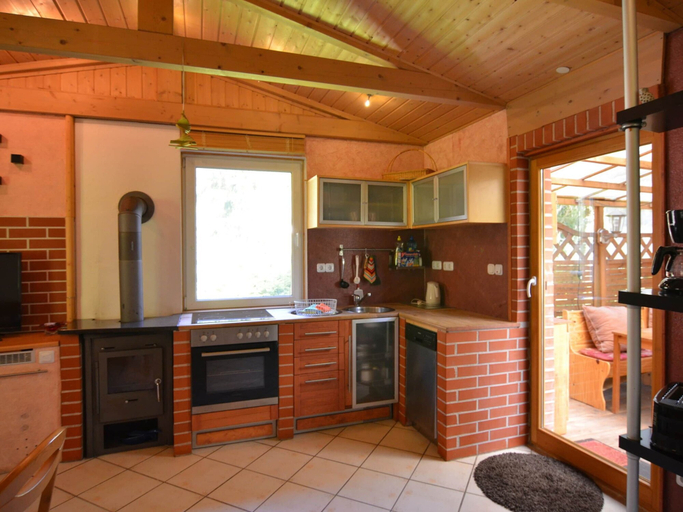 Others 5, Schones Ferienhaus mit Uberdachter Veranda, Gotha