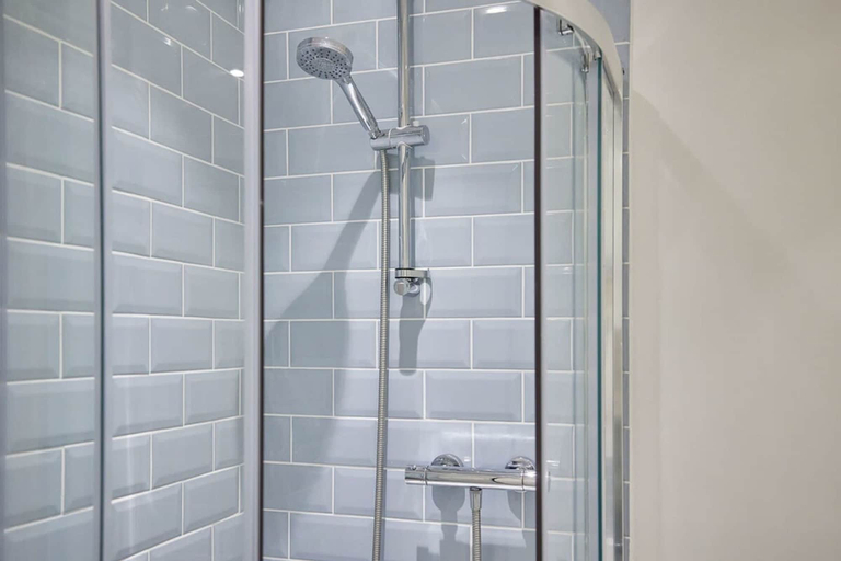 Bathroom 3, Host Stay Willow Cottage, North Yorkshire