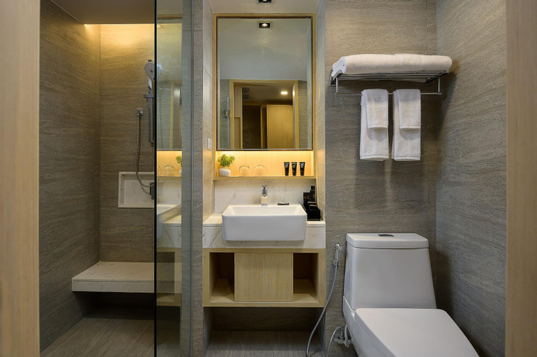 Bathroom 23