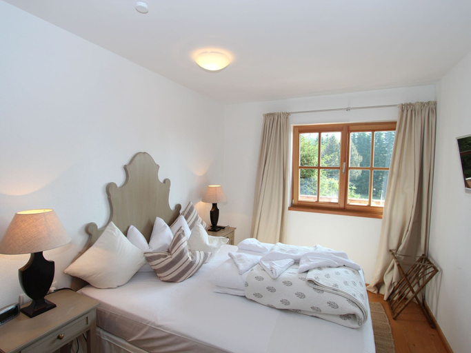 Bedroom 2, Apartment in Mittersill Near the ski Area, Zell am See