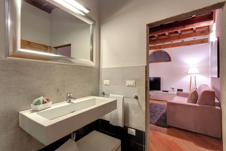Bathroom 2, Mamo Florence - San Lorenzo Apartment, Florence