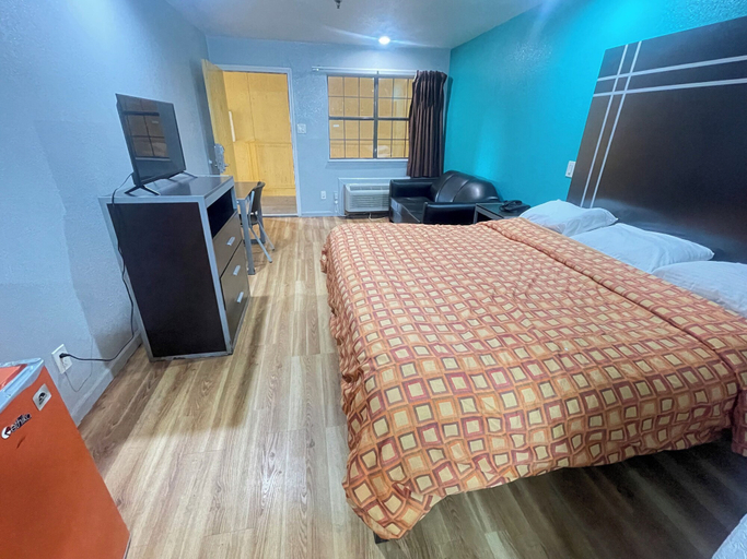 Bedroom 2, Red Crown Inn, Dallas