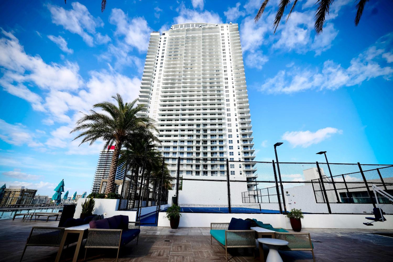 Exterior & Views 1, Zen Beach House Luxury 1-Bedroom Intracoastal Views, Broward